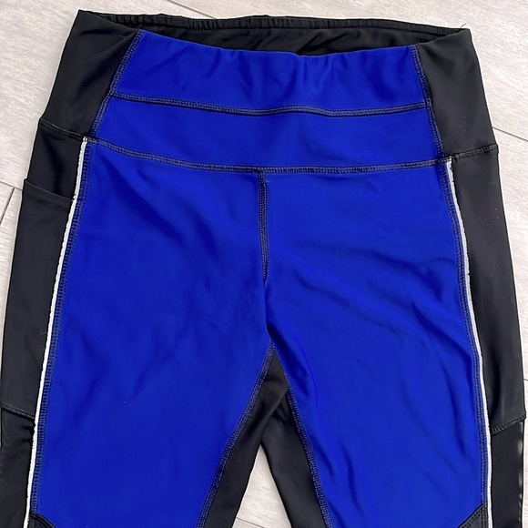 X by GOTTEX Cropped Leggings Athleisure Workout Yoga Tights, Size M - Picture 3 of 8